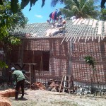 Pemasangan Genteng-Taman Bacaan Excellent, 24 Maret 2012